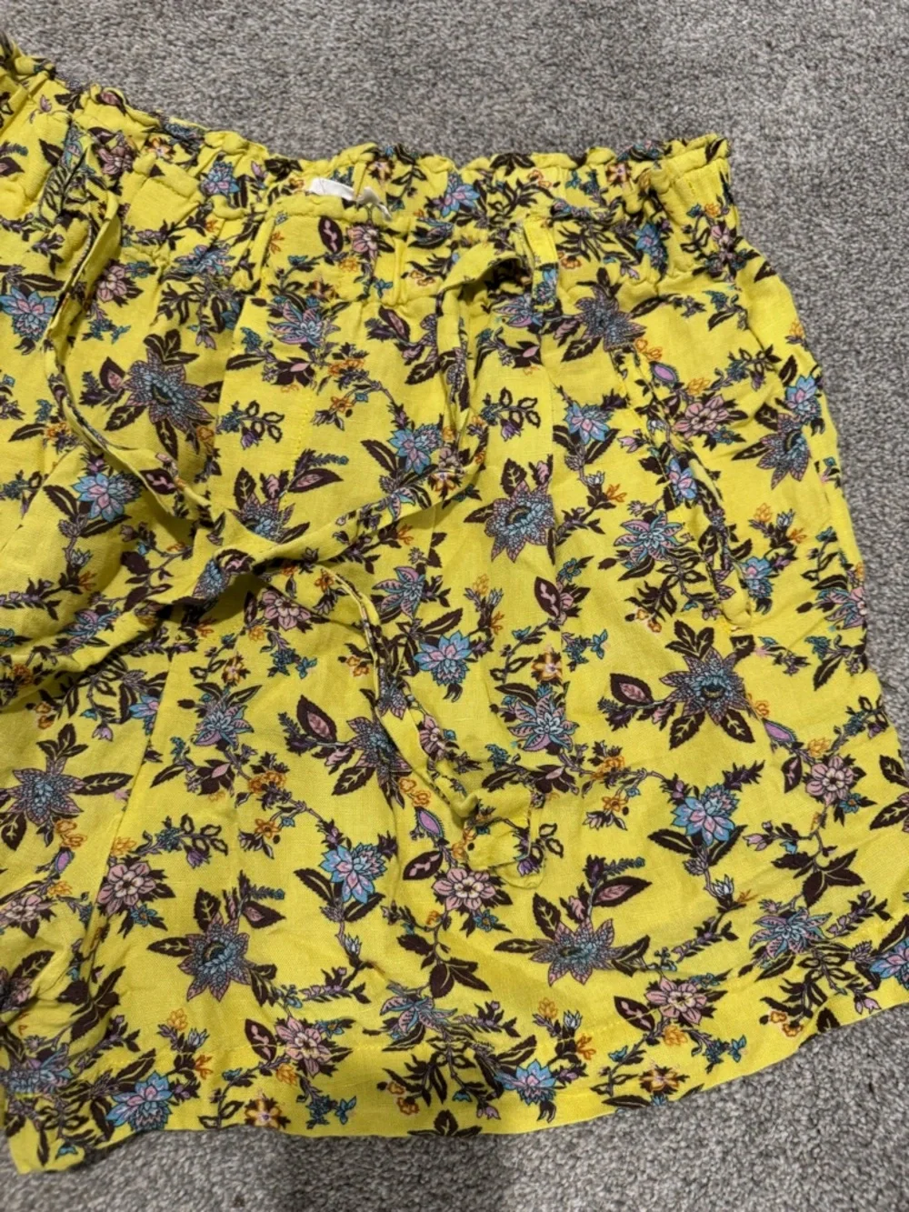 Anthropologie Yellow Floral Boho Pull On Waist Tie Summer Cute Shorts | L - Picture 3 of 6
